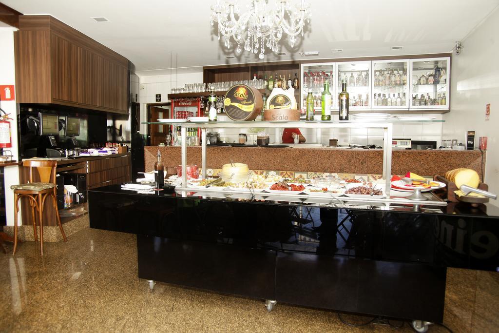Galatas Central Hotel Patos de Minas Bagian luar foto