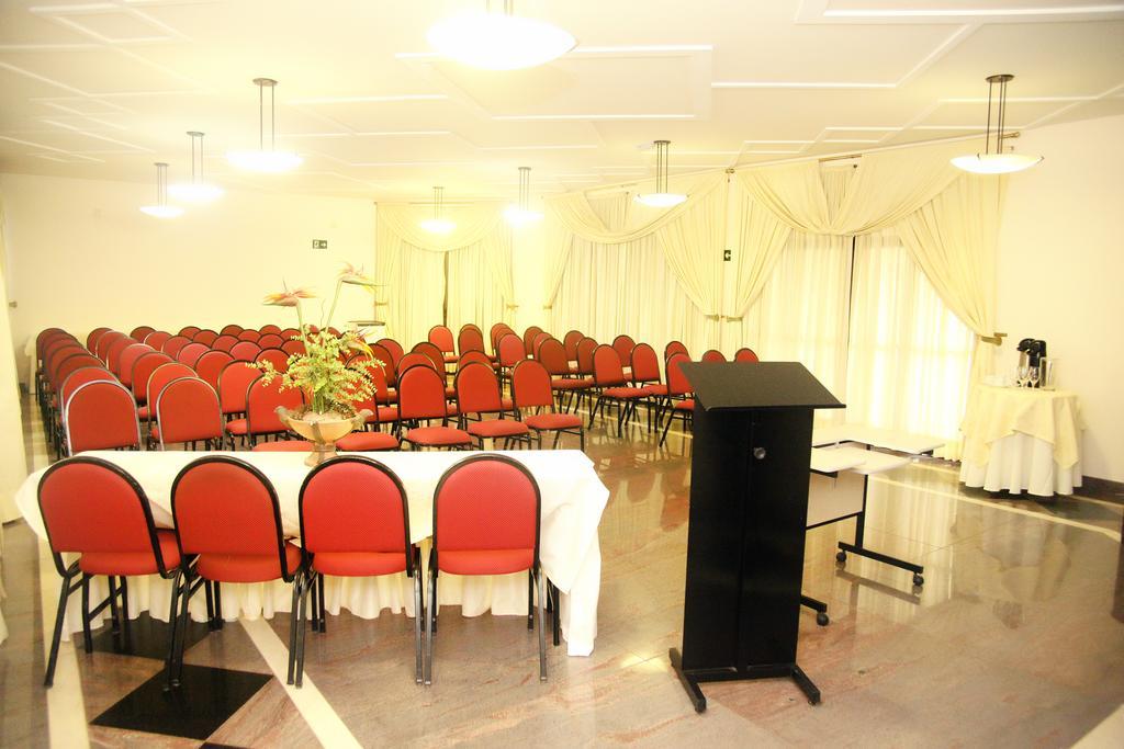 Galatas Central Hotel Patos de Minas Bagian luar foto