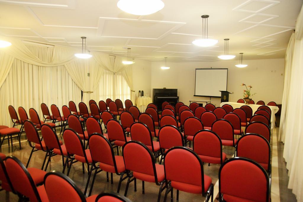 Galatas Central Hotel Patos de Minas Bagian luar foto