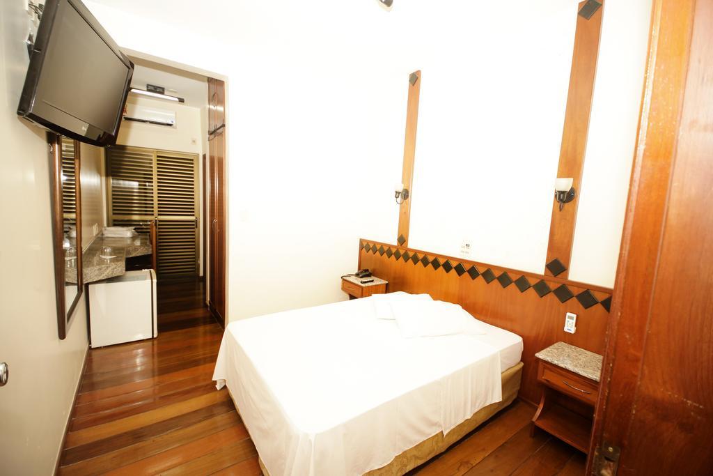 Galatas Central Hotel Patos de Minas Bagian luar foto